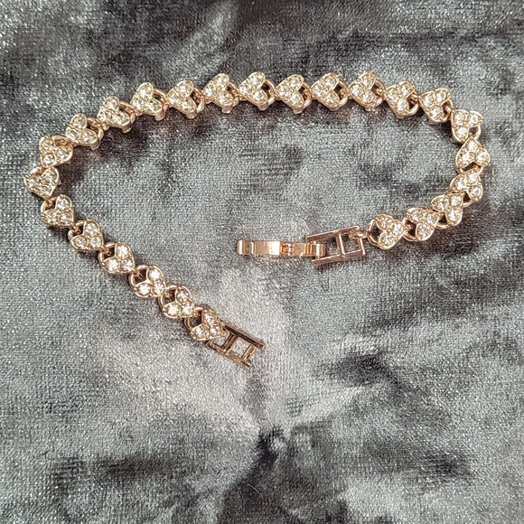 Rose Gold Heart Shaped  Bracelet - Picture 2 of 8
